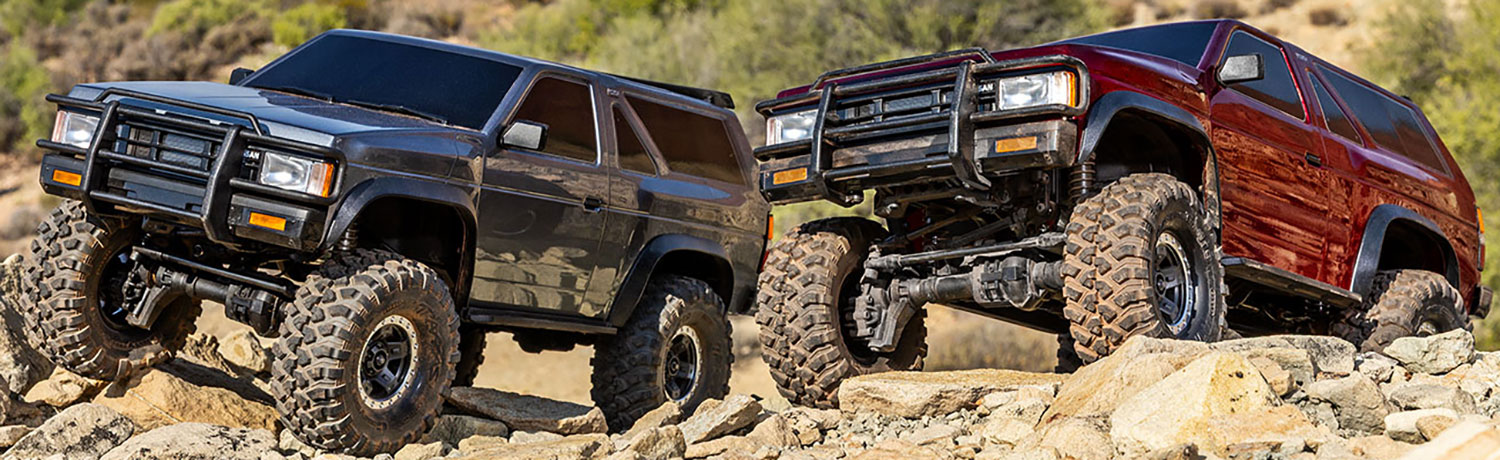 TRAXXAS TRX-4 Nissan Pathfinder/Terrano silver/red